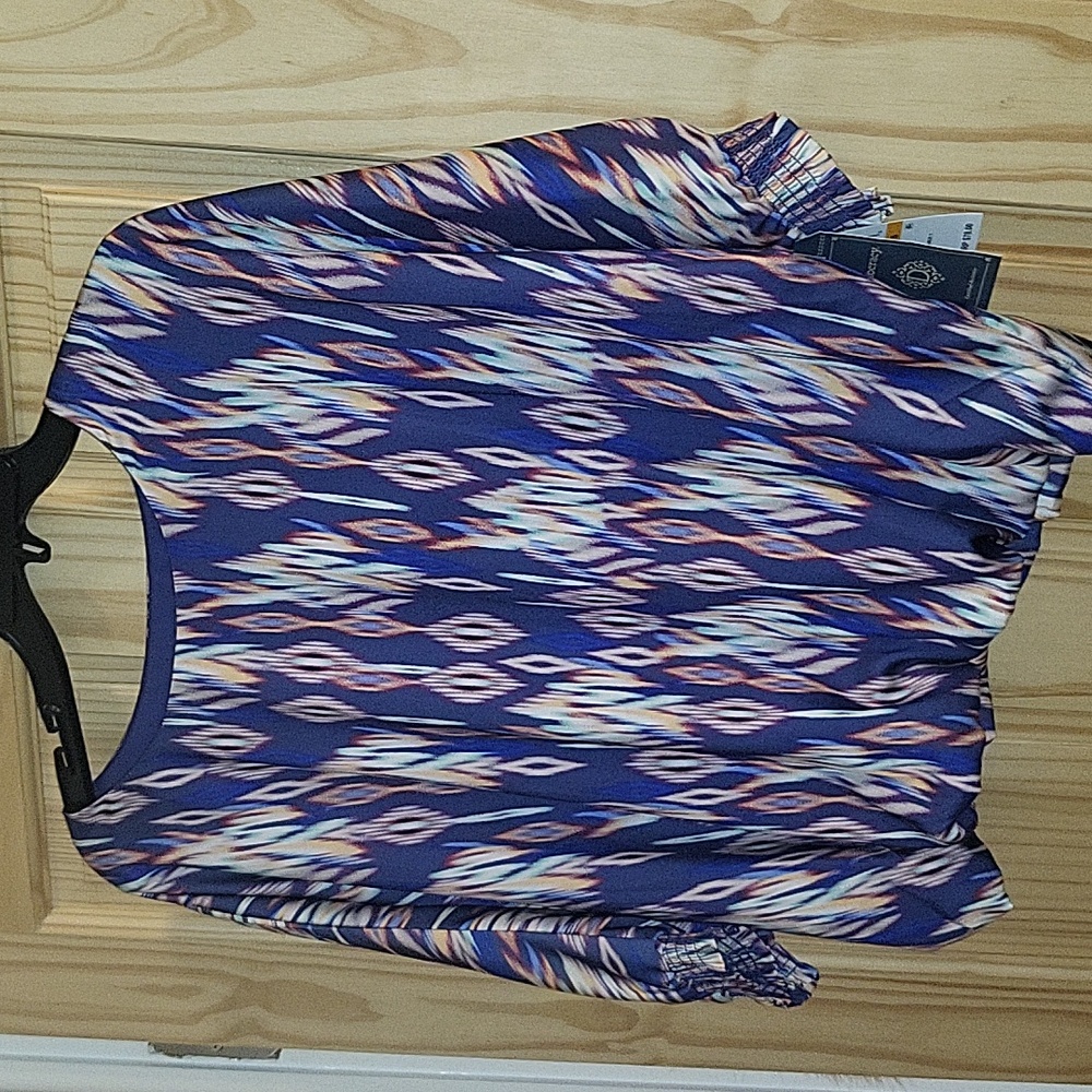 NWT Gorgeous Democracy Top 😍